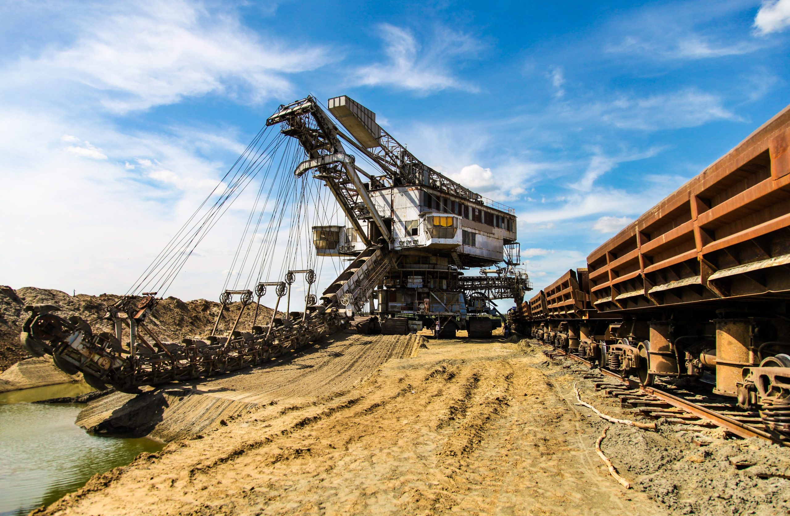 giant-excavator-giant-stacker-absetzer-2025-01-09-05-04-04-utc-min