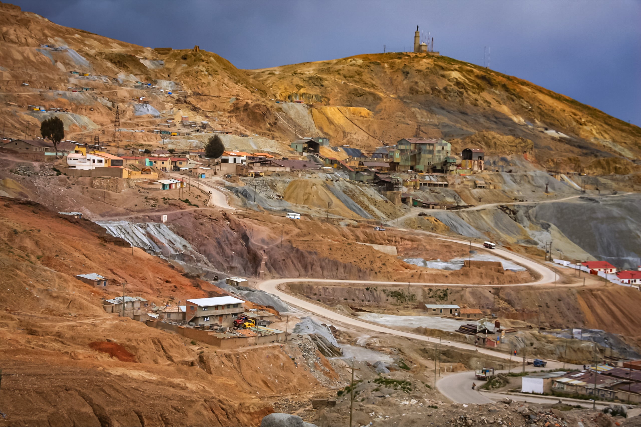 silver-mining-potosi-bolivia-2024-12-05-07-44-27-utc-min